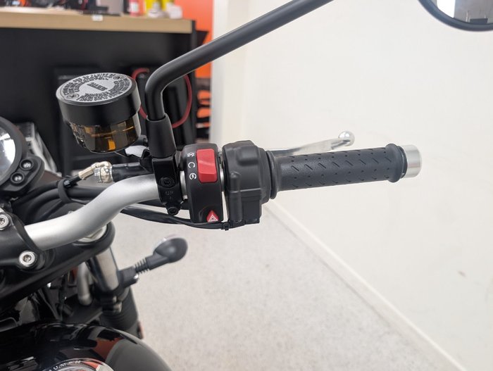 2025 Triumph SCRAMBLER 900 Black