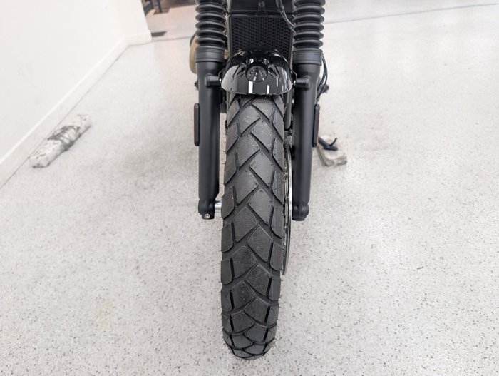 2025 Triumph SCRAMBLER 900 Black