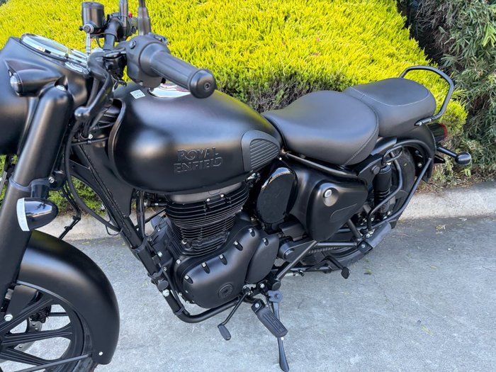 2025 Royal Enfield CLASSIC 350 DARK