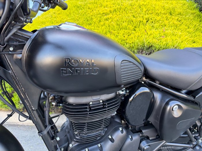 2025 Royal Enfield CLASSIC 350 DARK