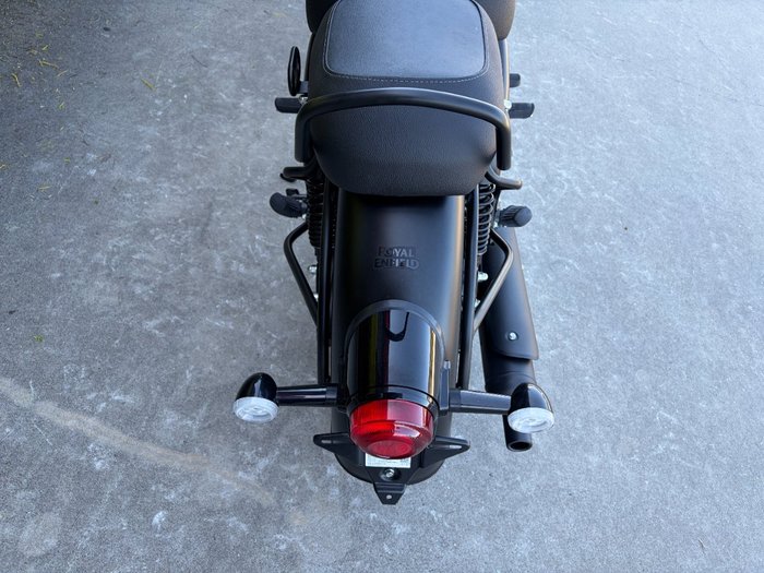 2025 Royal Enfield CLASSIC 350 DARK