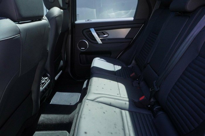 2024 Land Rover Discovery Sport P300e Dynamic SE