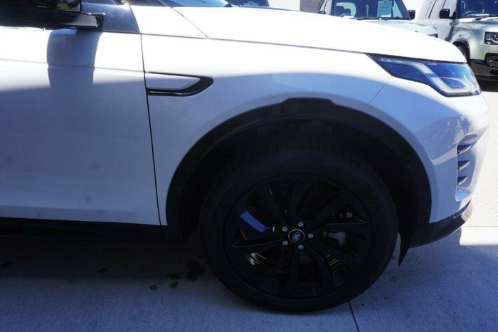 2024 Land Rover Discovery Sport P300e Dynamic SE