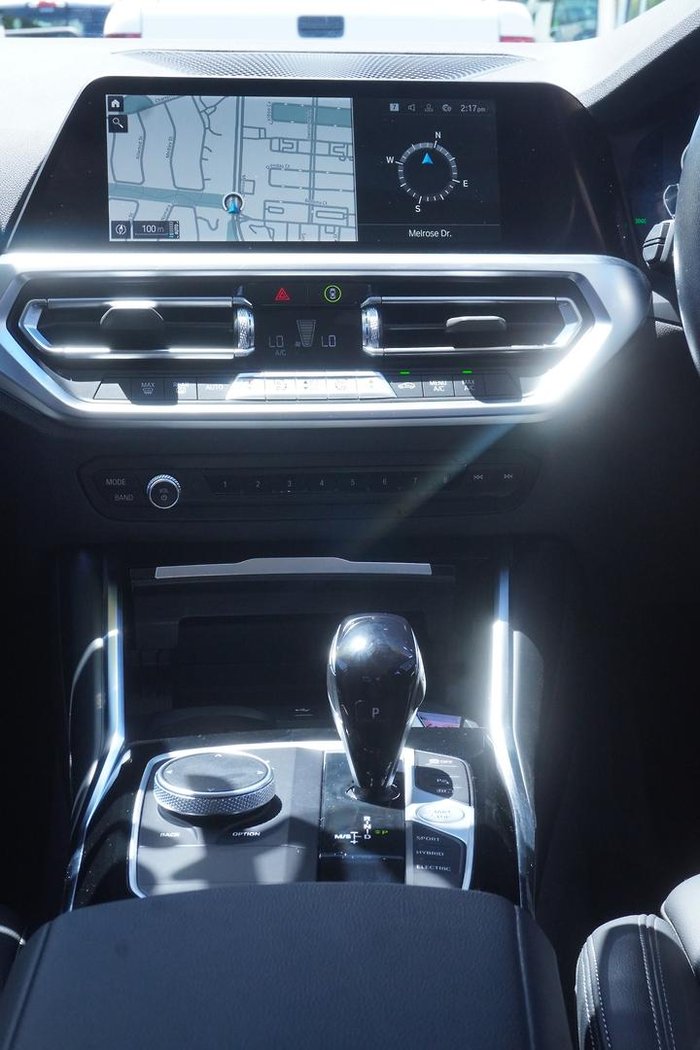 2021 BMW 3 Series 330e Luxury Line