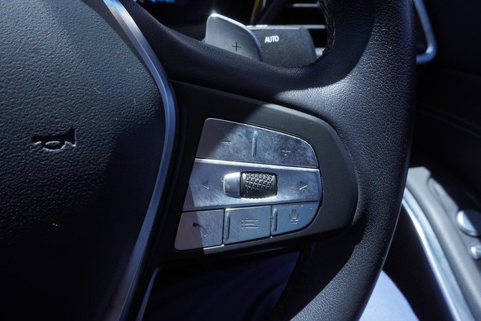 2021 BMW 3 Series 330e Luxury Line