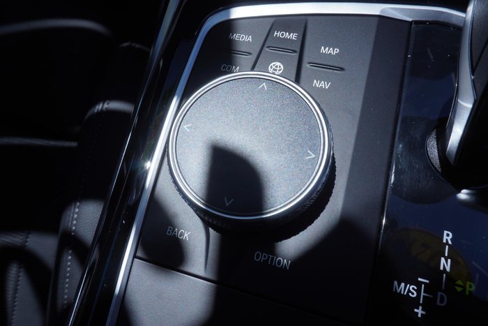 2021 BMW 3 Series 330e Luxury Line