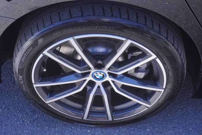 2021 BMW 3 Series 330e Luxury Line