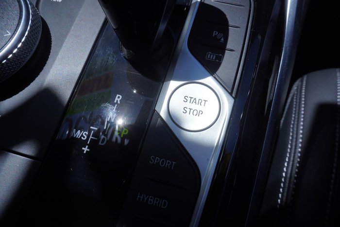 2021 BMW 3 Series 330e Luxury Line