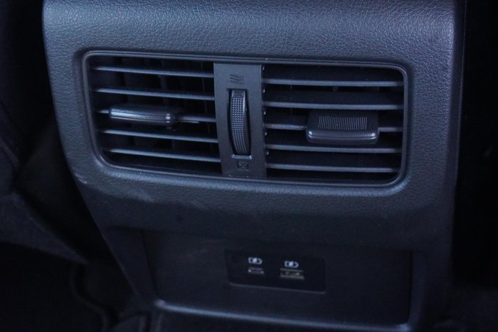 2025 Nissan X-TRAIL ST