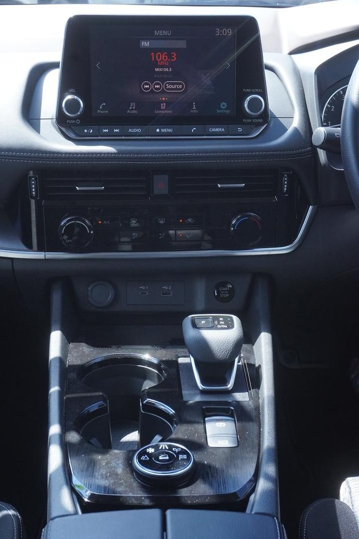 2025 Nissan X-TRAIL ST