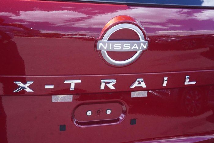 2025 Nissan X-TRAIL ST
