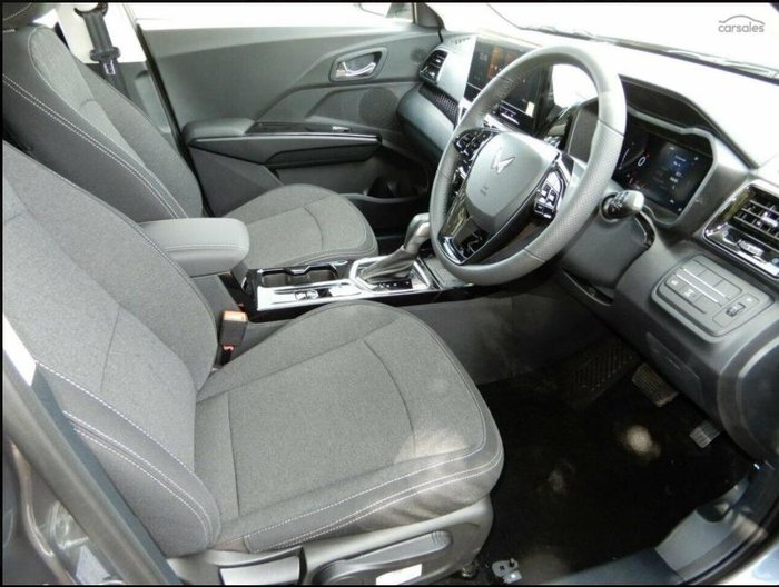 2025 Mahindra XUV3XO AX5L