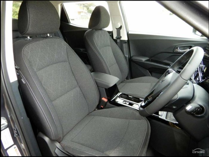 2025 Mahindra XUV3XO AX5L