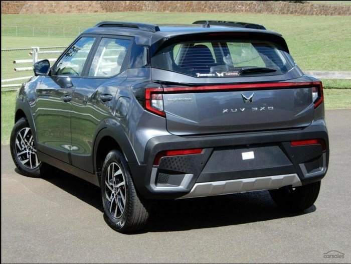 2025 Mahindra XUV3XO AX5L