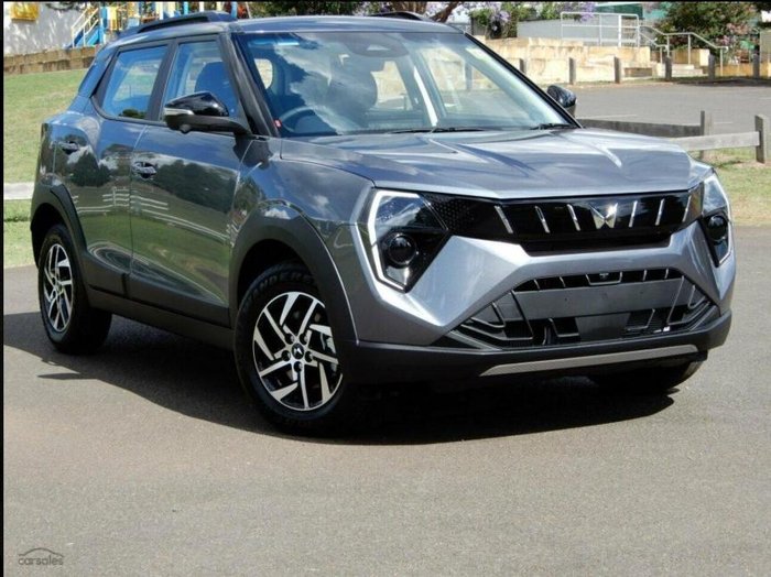2025 Mahindra XUV3XO AX5L