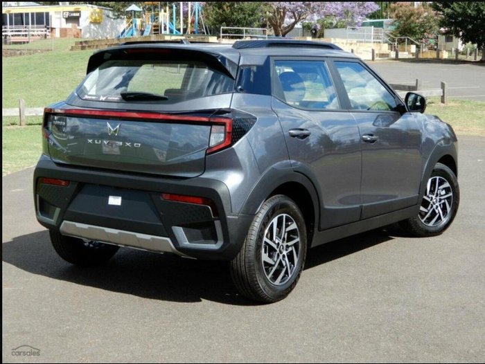 2025 Mahindra XUV3XO AX5L
