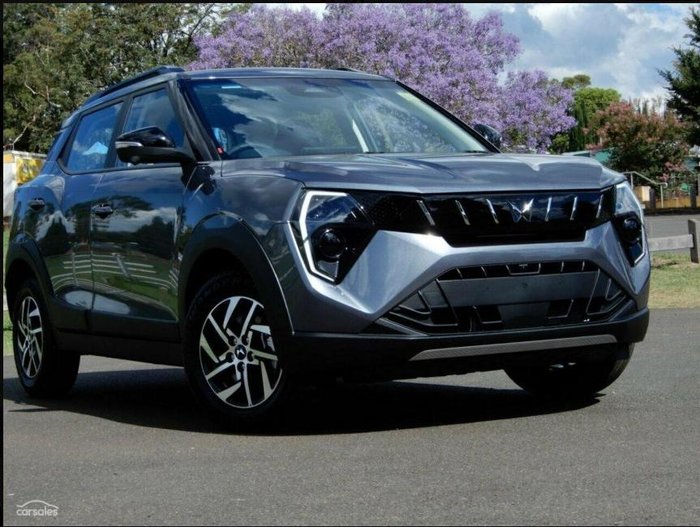 2025 Mahindra XUV3XO AX5L