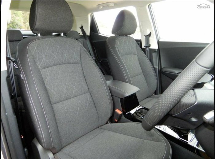 2025 Mahindra XUV3XO AX5L