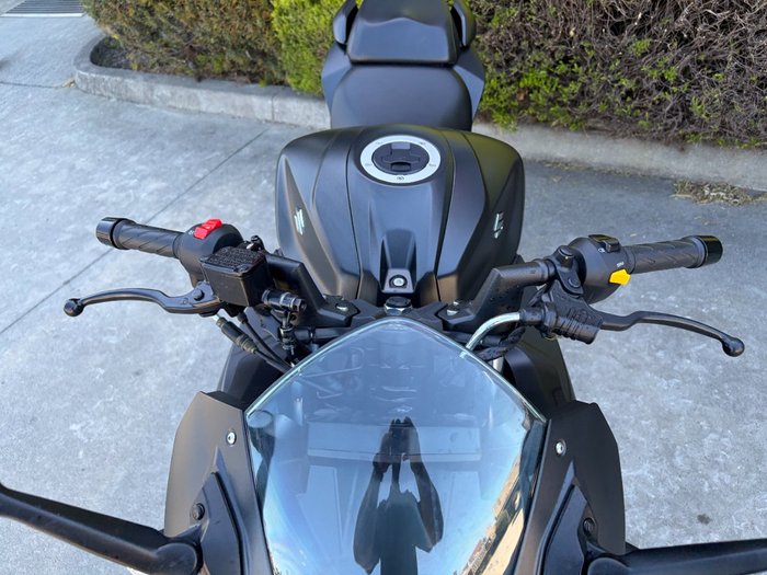 2024 Suzuki GIXXER SF