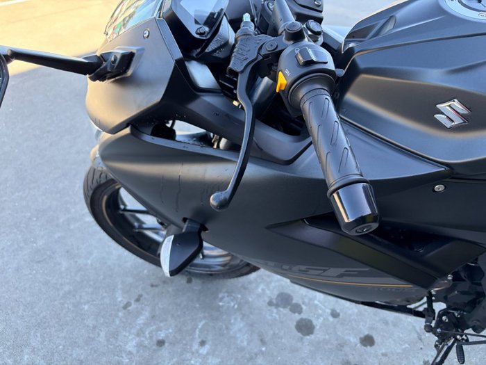 2024 Suzuki GIXXER SF