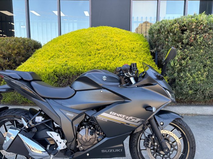 2024 Suzuki GIXXER SF