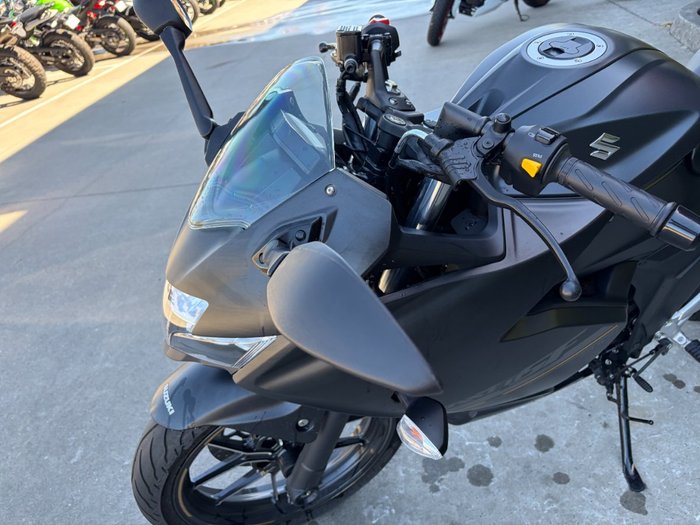 2024 Suzuki GIXXER SF