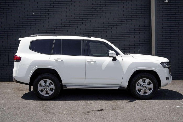 2024 Toyota Landcruiser GXL