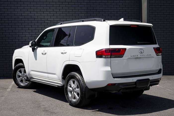 2024 Toyota Landcruiser GXL
