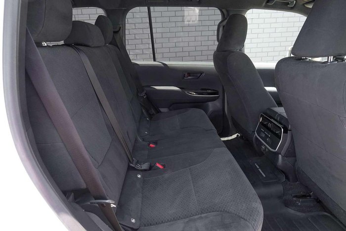 2024 Toyota Landcruiser GXL