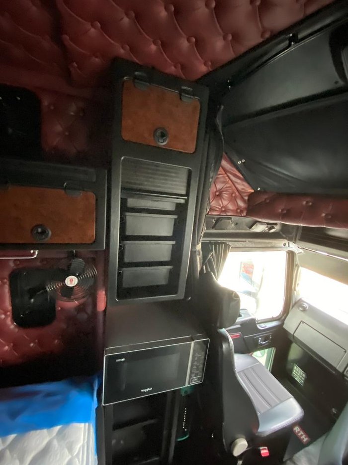 2021 Kenworth K200