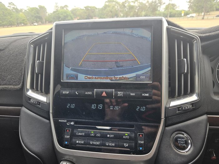 2017 Toyota Landcruiser VX