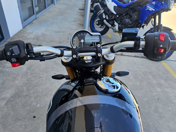 2025 Triumph SPEED 400 Black