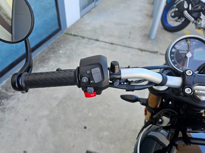 2025 Triumph SPEED 400 Black