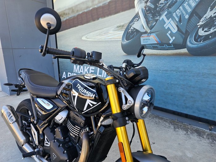 2025 Triumph SPEED 400 Black
