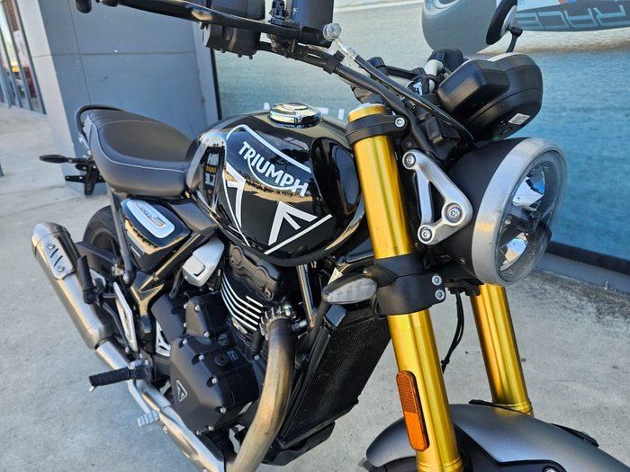 2025 Triumph SPEED 400 Black