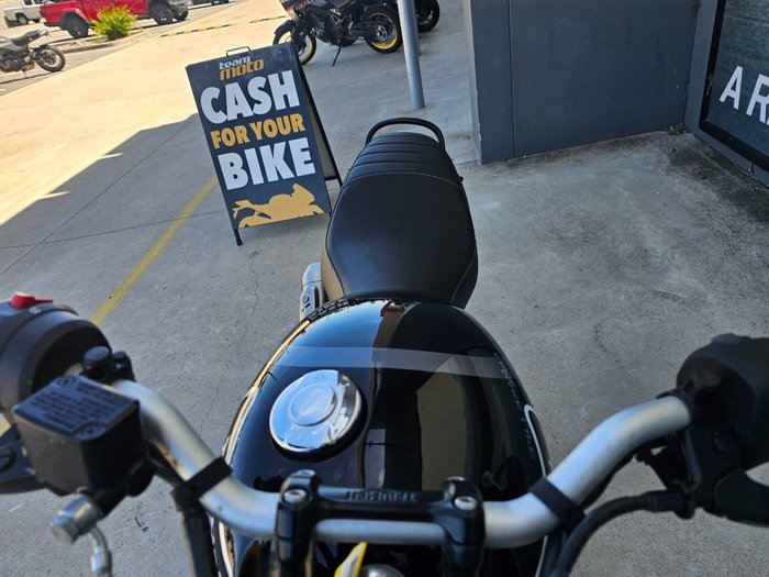 2025 Triumph SPEED 400 Black