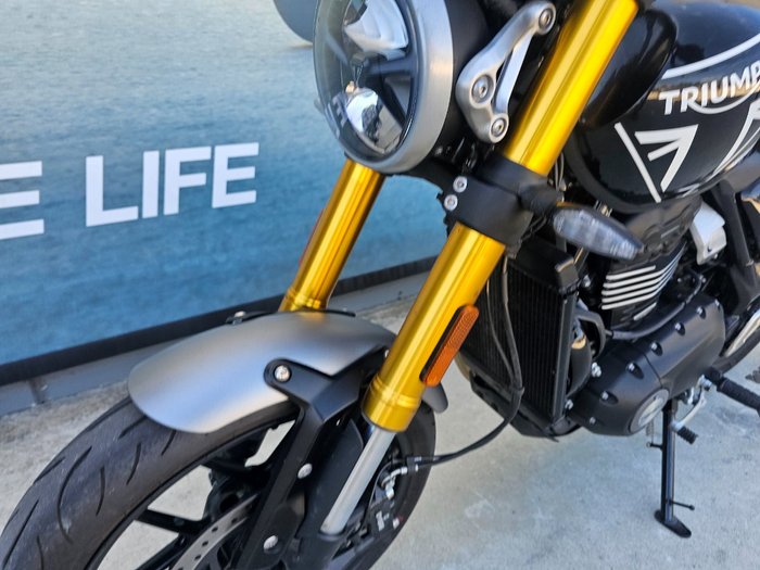 2025 Triumph SPEED 400 Black