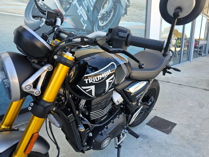 2025 Triumph SPEED 400 Black