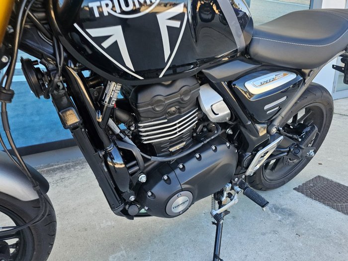 2025 Triumph SPEED 400 Black