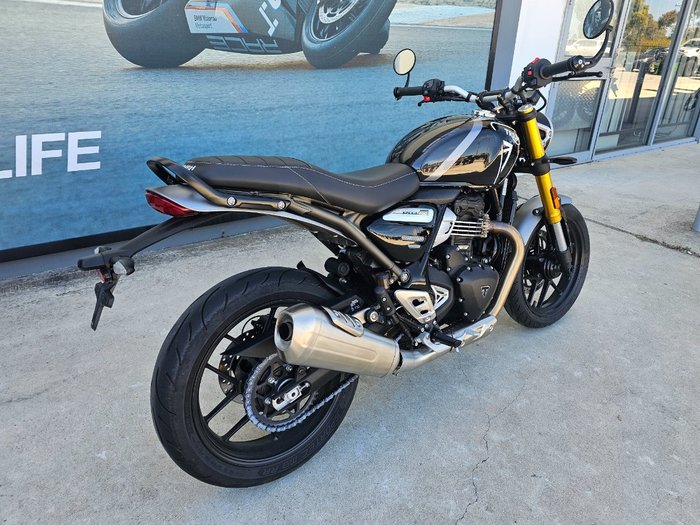 2025 Triumph SPEED 400 Black