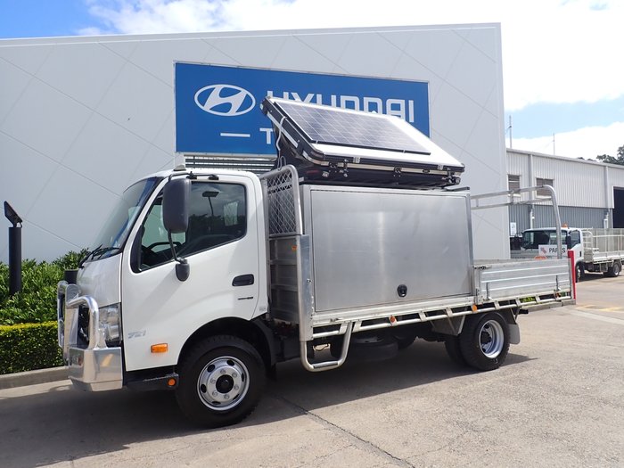 2021 HINO DUTRO