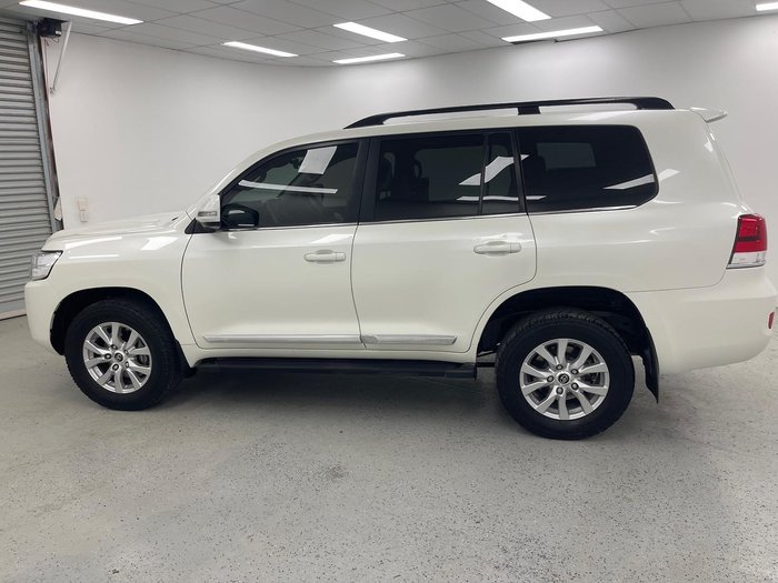 2019 Toyota Landcruiser Sahara VDJ200R 4X4 Dual Range Crystal Pearl