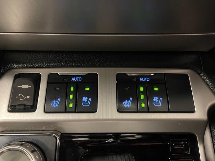 2019 Toyota Landcruiser Sahara VDJ200R 4X4 Dual Range Crystal Pearl