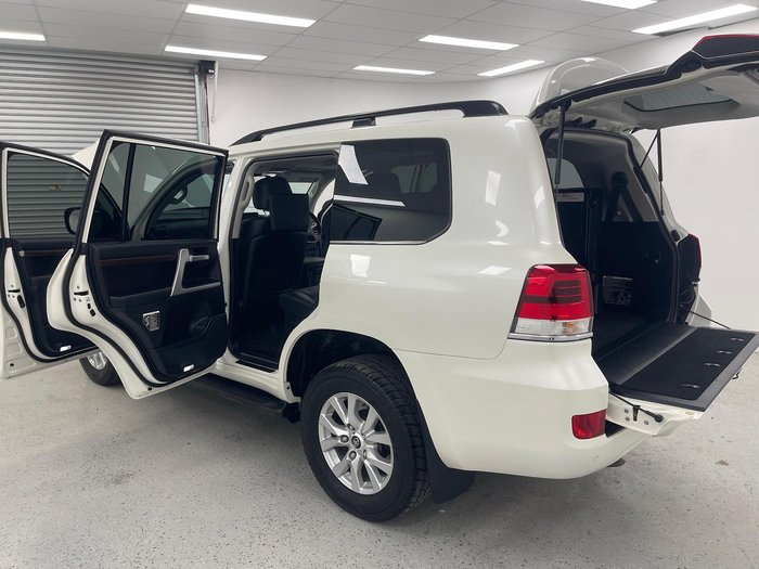 2019 Toyota Landcruiser Sahara VDJ200R 4X4 Dual Range Crystal Pearl