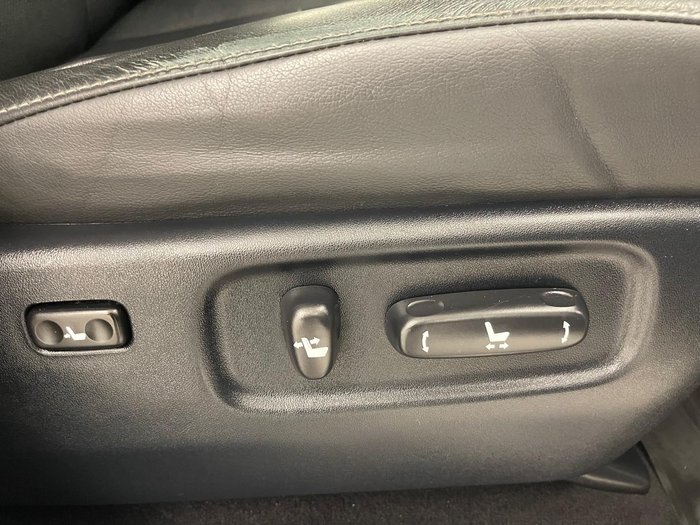 2019 Toyota Landcruiser Sahara VDJ200R 4X4 Dual Range Crystal Pearl