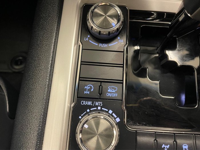 2019 Toyota Landcruiser Sahara VDJ200R 4X4 Dual Range Crystal Pearl