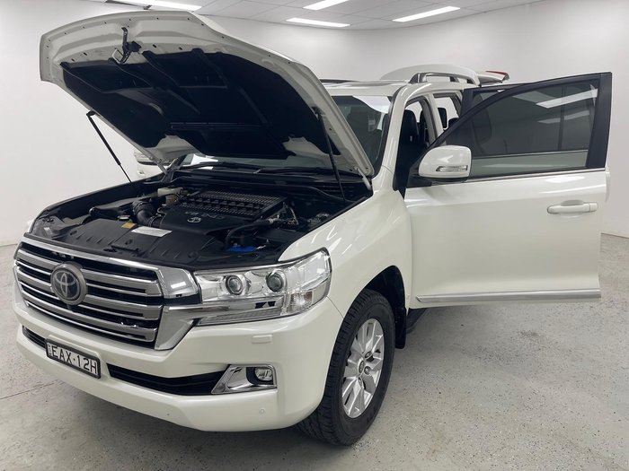 2019 Toyota Landcruiser Sahara VDJ200R 4X4 Dual Range Crystal Pearl
