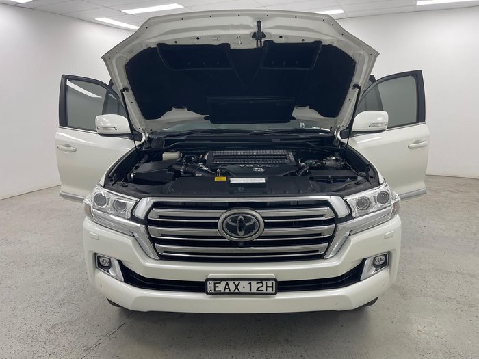 2019 Toyota Landcruiser Sahara VDJ200R 4X4 Dual Range Crystal Pearl