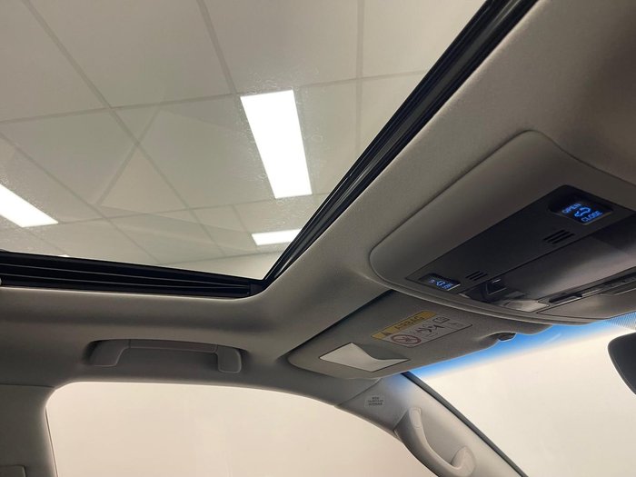 2019 Toyota Landcruiser Sahara VDJ200R 4X4 Dual Range Crystal Pearl