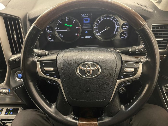 2019 Toyota Landcruiser Sahara VDJ200R 4X4 Dual Range Crystal Pearl